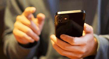 お問い合わせ（メール・電話・オンライン予約）のイメージ